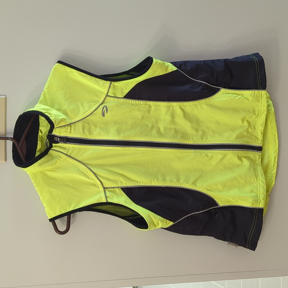 Brooks Neon Yellow Running Zip Up Vest Size Large